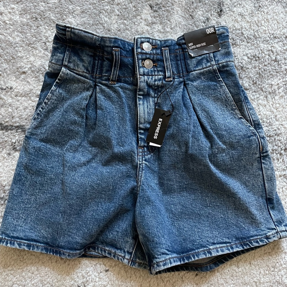 Express Shorts